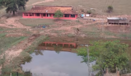 Fazenda com 1 sala à venda no Centro, Lagoinha  por R$ 2.500.000