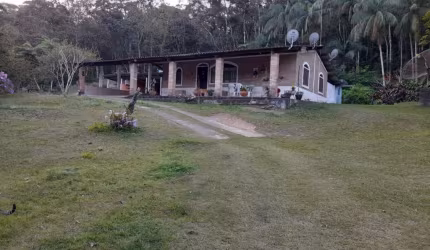 Chácara / sítio com 1 quarto à venda no Divininho, Nazaré Paulista  por R$ 1.300.000