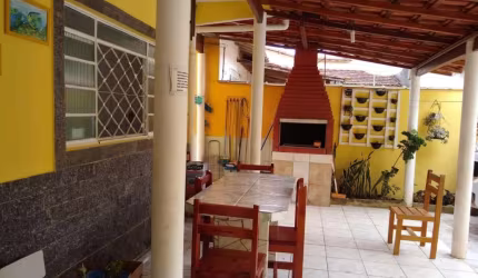 Casa com 4 quartos à venda no Prainha, Caraguatatuba  por R$ 850.000