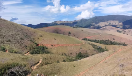 Chácara / sítio à venda no Centro, Monteiro Lobato  por R$ 3.000.000