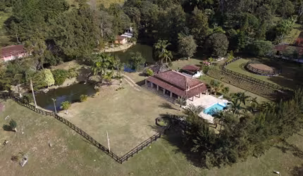 Chácara / sítio com 3 quartos à venda no Centro, Piquete  por R$ 3.850.000
