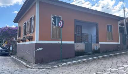Casa comercial com 3 salas à venda no Centro, São José dos Campos  por R$ 1.100.000