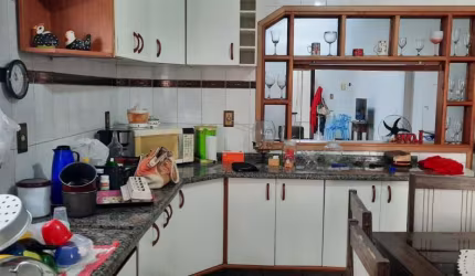 Casa com 3 quartos à venda no Jardim São Judas Tadeu, São José dos Campos  por R$ 700.000