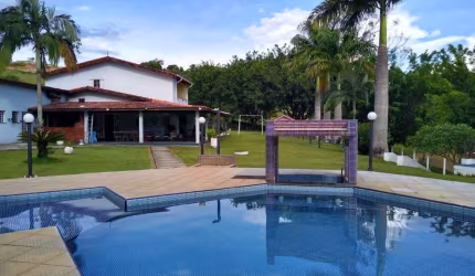 Chácara / sítio com 7 quartos à venda no Centro, Guararema  por R$ 2.200.000