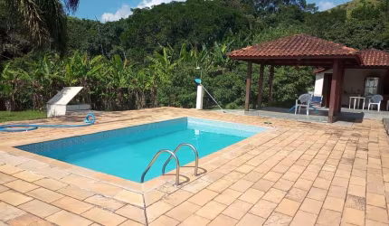 Chácara / sítio com 3 quartos à venda no Centro, Jambeiro  por R$ 2.250.000
