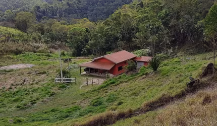 Chácara / sítio com 2 quartos à venda no Centro, Natividade da Serra  por R$ 660.000