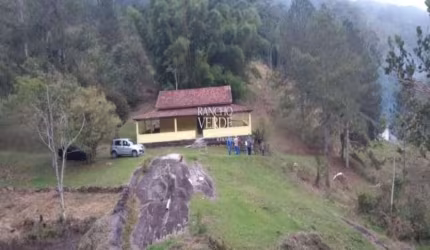 Chácara / sítio com 2 quartos à venda no Pavoeiro, Paraibuna  por R$ 550.000