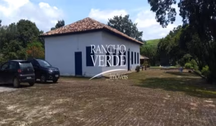 Chácara / sítio com 5 quartos à venda no Centro, Caçapava  por R$ 3.000.000