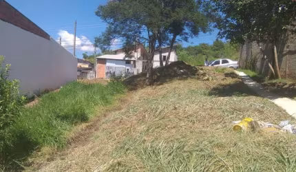Terreno à venda no Jardim Santa Maria, São José dos Campos  por R$ 180.000