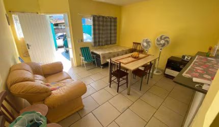 Casa com 2 quartos à venda no Ipiranguinha, Ubatuba  por R$ 380.000