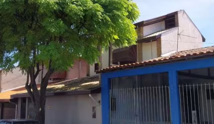 Casa com 4 quartos à venda no Conjunto Residencial Dom Pedro I, São José dos Campos  por R$ 650.000