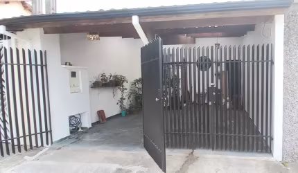 Casa com 2 quartos à venda na Vila Naly, Caçapava  por R$ 356.000