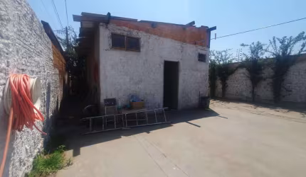 Casa para Venda em Araraquara, Parque Residencial Iguatemi, 2 dormitórios, 2 banheiros, 5 vagas