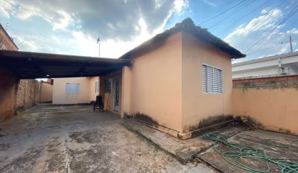 Casa para Venda em Araraquara, Vila Sedenho, 4 dormitórios, 2 banheiros, 3 vagas