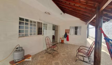 Casa para Venda em Araraquara, Jardim Maria Luiza IV, 2 dormitórios, 1 suíte, 2 banheiros