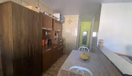 Casa para Venda em Araraquara, Conjunto Habitacional Victório de Santi, 1 dormitório, 1 banheiro, 3 vagas
