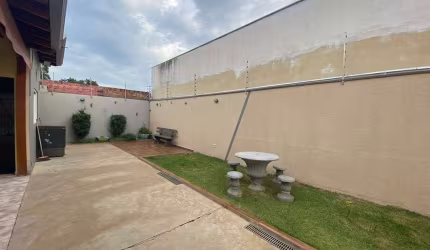 Casa para Venda em Araraquara, Jardim Esmeralda, 1 dormitório, 2 banheiros