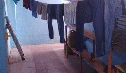 Casa em Condomínio para Venda em Araraquara, Conjunto Habitacional Victório de Santi, 2 dormitórios, 1 banheiro, 1 vaga