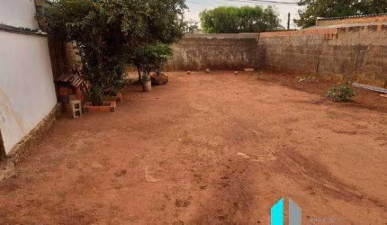 Casa em Condomínio para Venda em Araraquara, Jardim Brasil (Vila Xavier), 2 dormitórios, 1 banheiro, 2 vagas