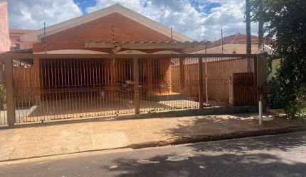 Casa para Venda em Santa Lúcia, Centro, 3 dormitórios, 1 suíte, 2 banheiros, 3 vagas