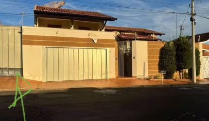 Casa para Venda em Américo Brasiliense, Centro, 3 dormitórios, 1 suíte, 3 banheiros, 4 vagas