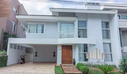 Oportunidade Casa em Condomínio para Venda em Curitiba-PR