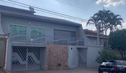Casa com 3 quartos à venda na Rua Joaquim Assenco, S/N, Jardim Serra Dourada, Mogi Guaçu por R$ 550.000