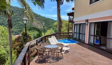 Casa em condomínio fechado com 4 quartos à venda na Avenida Ewerton Xavier, Itaipu, Niterói, 400 m2 por R$ 1.500.000