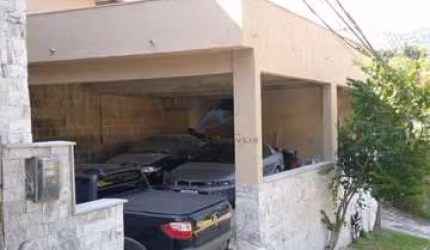 Casa em condomínio fechado com 5 quartos à venda na Estrada Caetano Monteiro, Badu, Niterói, 390 m2 por R$ 980.000