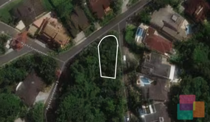Terreno em condomínio fechado à venda na Rua Castro Alves, --, Saguaçu, Joinville por R$ 1.600.000