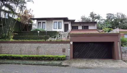 Casa com 4 quartos à venda na Rua Comendador Araújo, --, Bom Retiro, Joinville por R$ 950.000