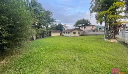 Terreno à venda na Rua Xaxim, --, Iririú, Joinville por R$ 1.100.000