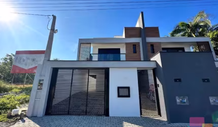 Casa com 3 quartos à venda na Rua Guilherme Manteuffel, --, Glória, Joinville por R$ 1.250.000
