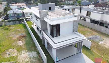 Casa em condomínio fechado com 3 quartos à venda na Rua Emílio Germano Riesenberg, --, Glória, Joinville por R$ 2.450.000