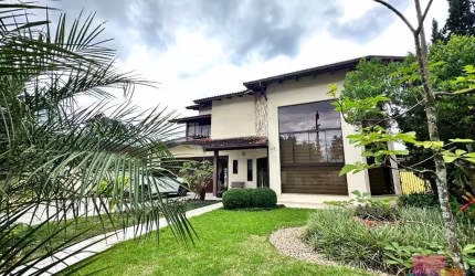 Casa com 4 quartos à venda na Rua Itapiranga, --, Saguaçu, Joinville por R$ 1.950.000