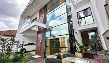 Casa com 3 quartos à venda na Rua Araquari, --, América, Joinville por R$ 1.950.000