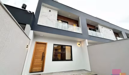 Casa com 2 quartos para alugar na Max Schwoelk, --, Anita Garibaldi, Joinville por R$ 3.950