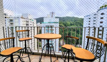 Belo apartamento de 95m² à 200m da Praia das Pitangueiras no Guarujá/SP!  Amplo apartamento com 3 dormitórios