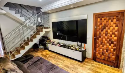 Casa à Venda no Jardim Quaresmeira 3 em Suzano/SP: 2 Quartos, 2 Suítes, Piscina e Churrasqueira!