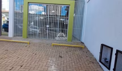 LOCACAO - SALAO COMERCIAL COM MESANINO - PROX A AV DUQUE DE CAXIAS