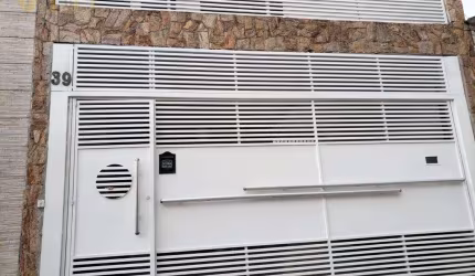 Sobrado à venda em São Paulo, Jardim Tuã, com 5 quartos, com 220 m²