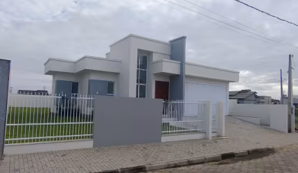 Linda casa de alto padrão no loteamento Flamboyant em Araranguá