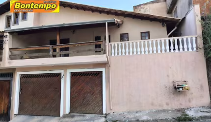 CASA COM 03 DORMITÓRIOS - VILA CALDAS