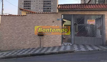 IMÓVEL NO CENTRO COM 02 CASAS TÉRREAS - ÓTIMA LOCALIZAÇÃO