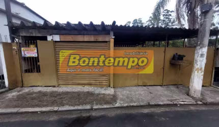 OPORTUNIDADE - IMÓVEL DE 250M² COM 03 CASAS E SALÃO NO TERRENO.