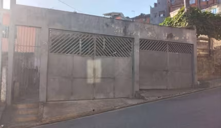 TERRENO AMPLO COM 2 CASAS - IMÓVEL PRA RENDA