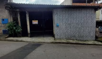 CASA TÉRREA COM 2 DORM + SALÃO COM APROXIMADAMENTE 100M² - MUDE JÁ!