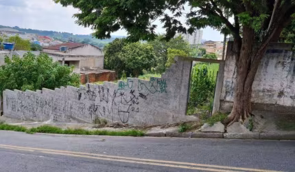 LINDO TERRENO DE 700,00 m² - VL. SANTA TEREZINHA
