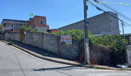 EXCELENTE TERRENO DE ESQUINA!
