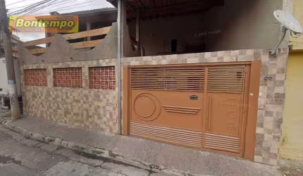 EXCELENTE CASA À VENDA